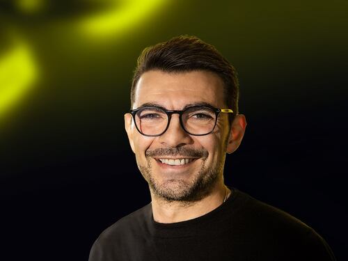"Sull'elettrico non torneremo indietro. Italia paese strategico per Lotus"