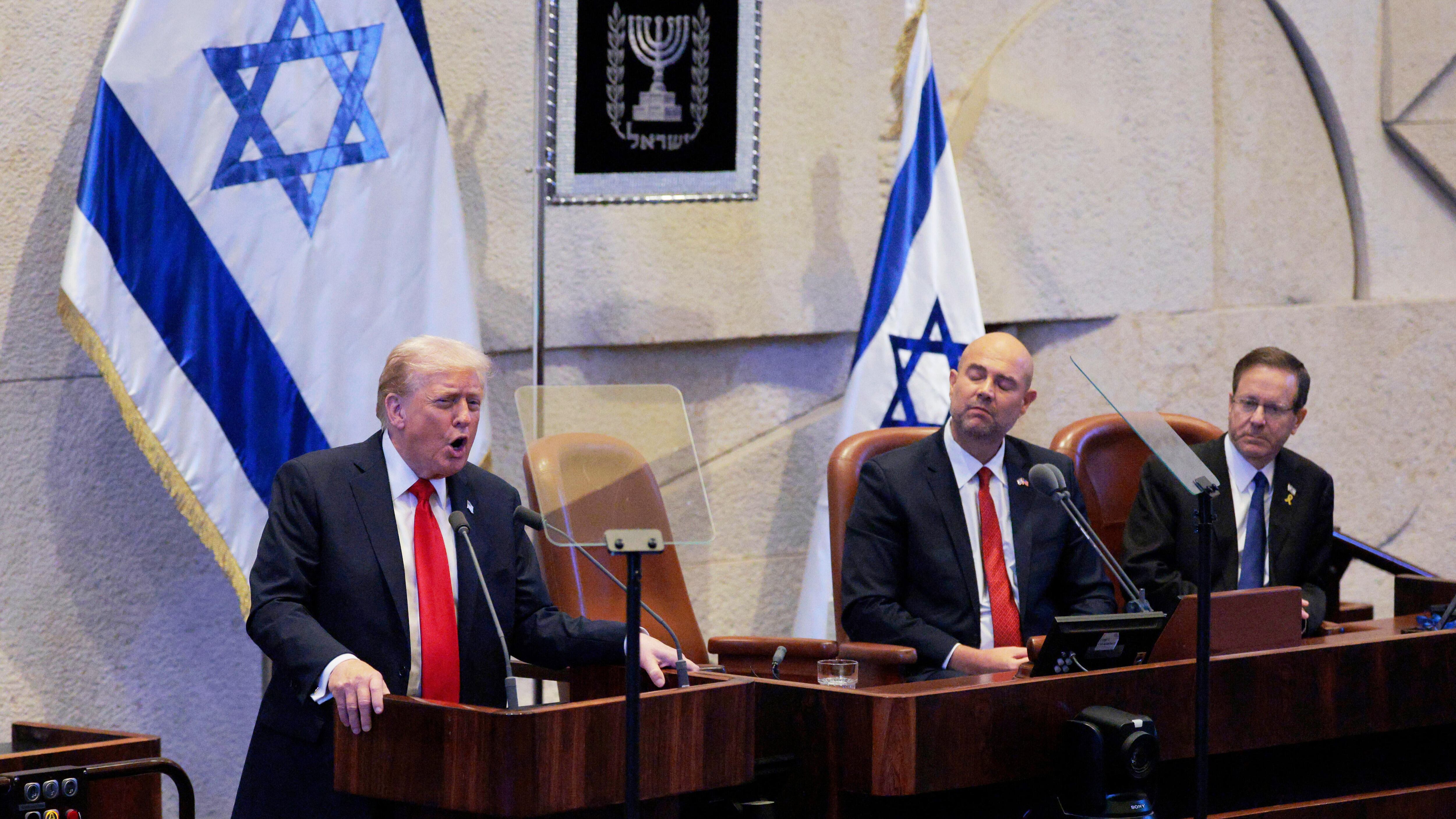 "Nasce una nuova era per il Medioriente. Vittoria con le armi, ora è tempo di pace. Grazia per Netanyahu. Israele vivrà sempre"