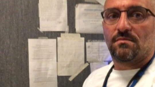 Quell'infermiere-soldato: "Mio figlio vuole il virus per potermi rivedere..."