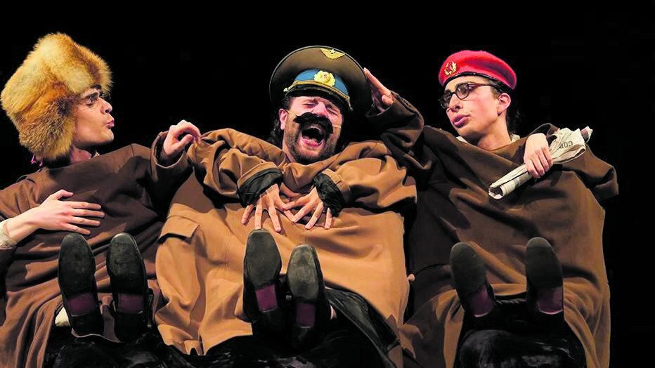 Il fantasma di Stalin con le sue vittime rivive al teatro Elfo