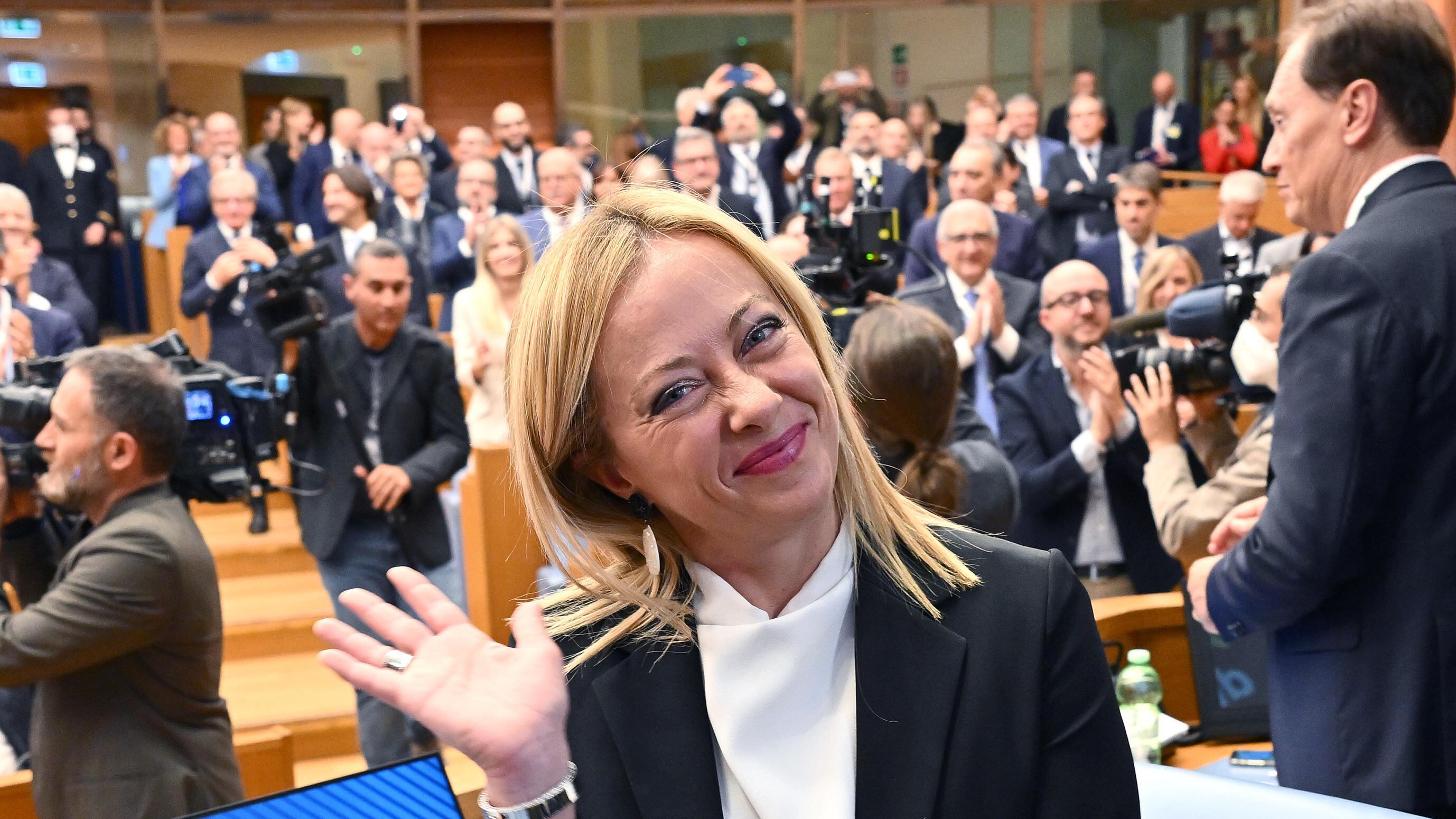 Meloni suona la carica agli eletti: "Cosa dovete fare quando entrate in Parlamento"