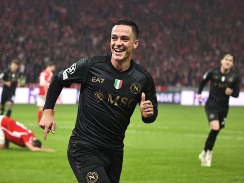 Champions, il Napoli passa (di misura) a Berlino: basta un gol di Raspadori
