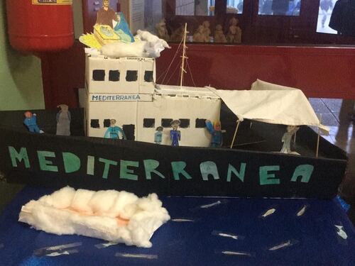 A scuola adesso nel presepe ci va pure la nave Mediterranea