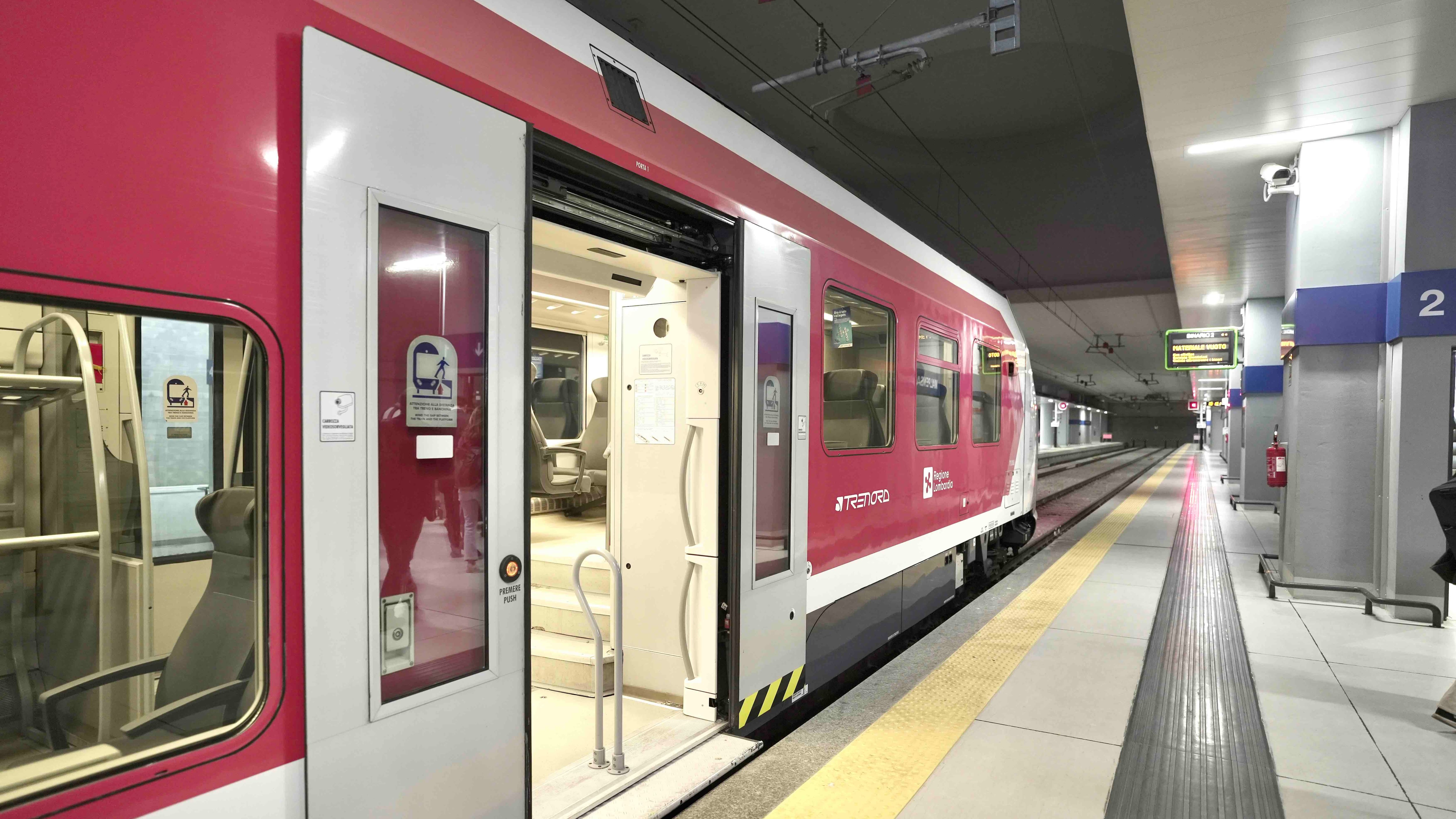 “Atto vandalico”. Caos treni a Milano: circolazione sospesa verso Malpensa