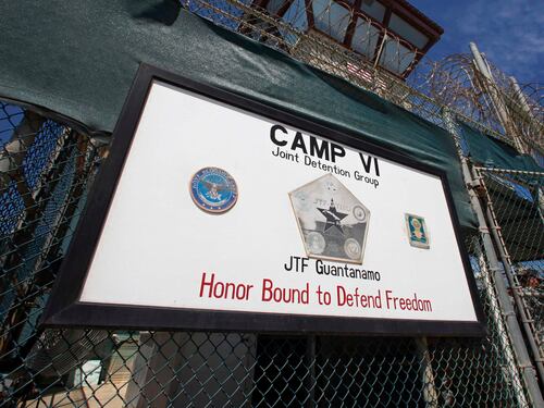 Guantanamo, scontri tra agenti e detenuti