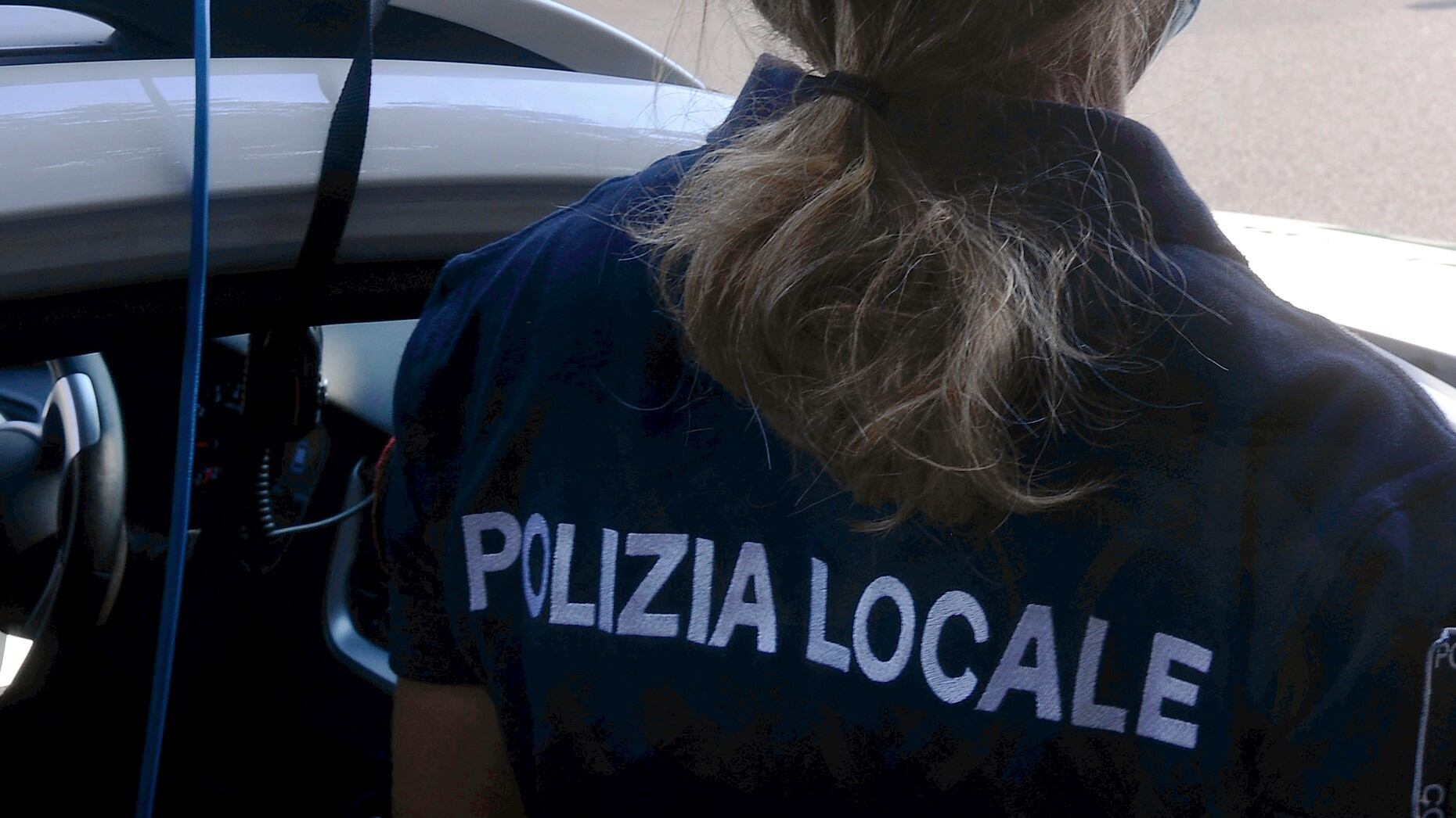 Con l'auto sulla corsia dei mezzi: il caso in cui la multa va annullata