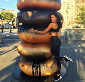 Irina Shayk: audace lato B su Instagram 16