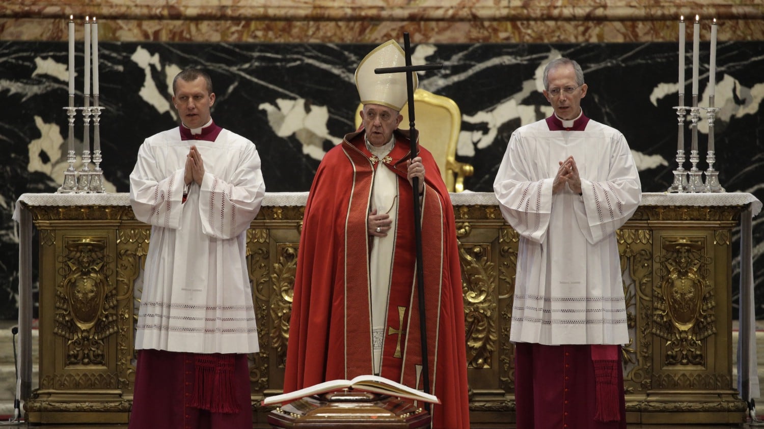 Il Papa sui migranti: "Chi offre ospitalità diventa più ricco"