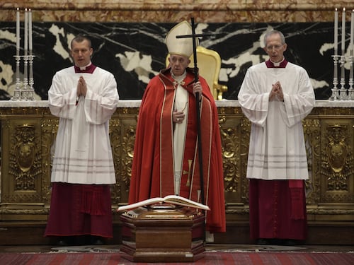 Il Papa sui migranti: "Chi offre ospitalità diventa più ricco"