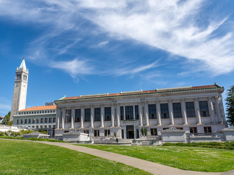 L’università simbolo del progressismo sotto accusa: “Penalizzati bianchi e asiatici”