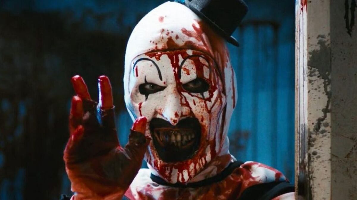 Vedono un film horror in classe. Malori tra i ragazzi e proteste
