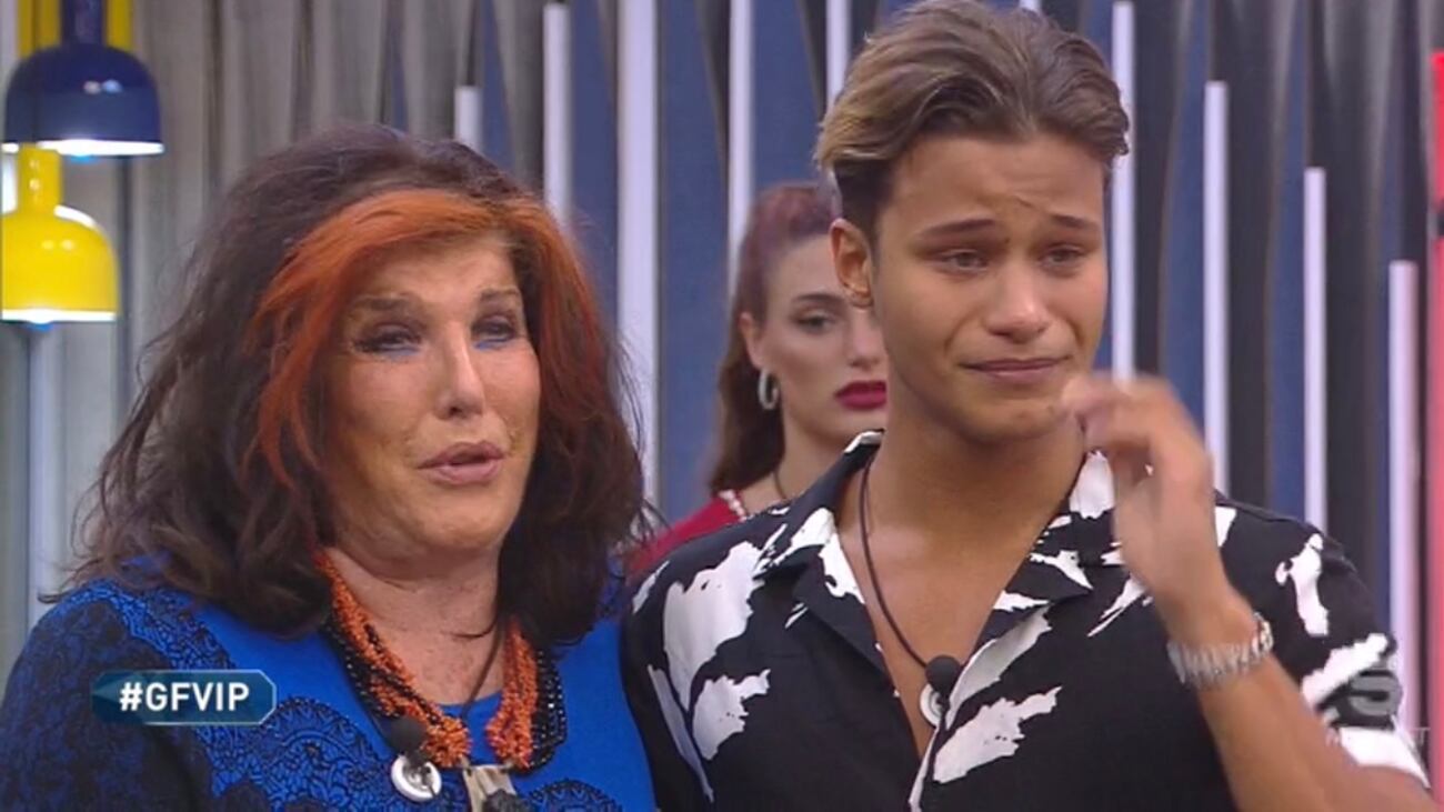 Gf Vip, Denis Dosio squalificato tra le lacrime per una bestemmia
