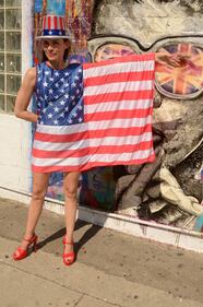 Alicia Arden e la bandiera Usa 17