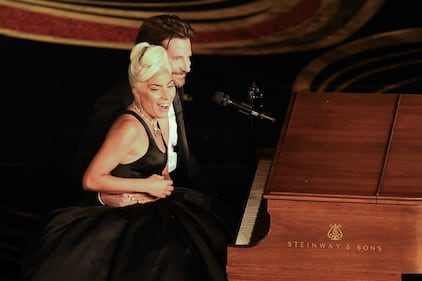  Oscar 2019, l'eleganza di Lady Gaga 8
