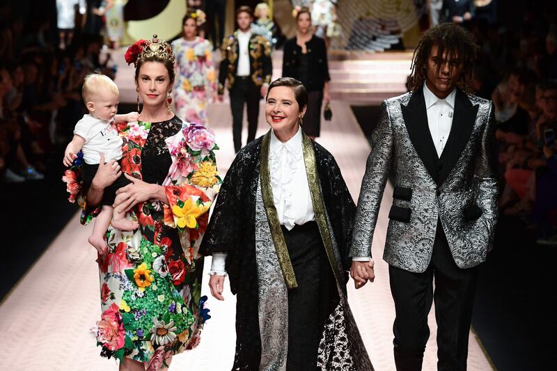 Monica Bellucci e le star in passerella per Dolce & Gabbana 10