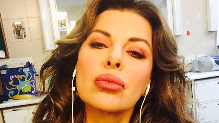 Alba Parietti su Facebook: "Barbara D'Urso è come le tasse"