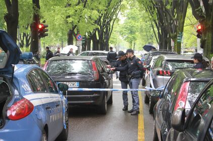 Milano, sparatoria in centro: paura a Porta Romana 11