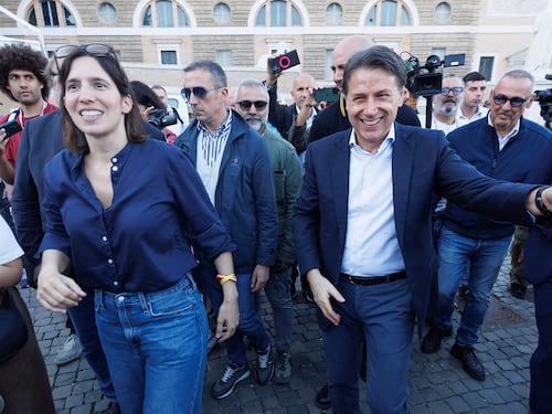 Schlein incassa la proroga dal Pd e si candida a fare l’anti-Giorgia