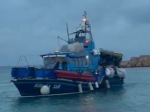 Migranti, la nave tedesca Aurora bloccata a Lampedusa dalle autorità