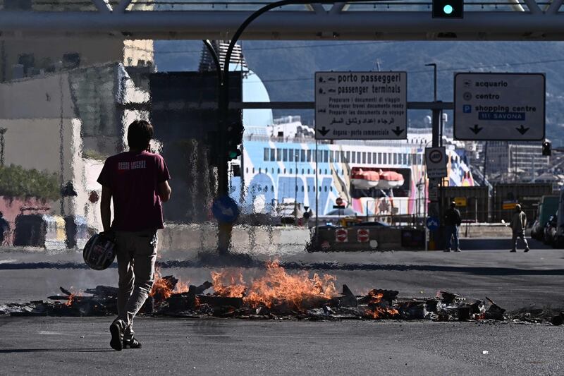 Protesta al porto di Genova: pro Pal bloccano tutto 13