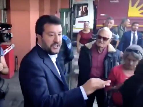 Rifiuti Roma, blitz di Salvini: gli viene negato l'accesso