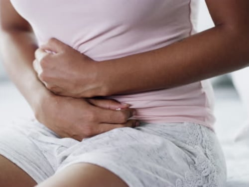 Avete spesso la pancia gonfia? Ecco che cosa accade davvero