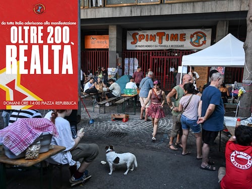 ProPal, centri sociali e islamisti: il carrozzone della nuova sinistra in piazza per gli abusivi dello Spin Time