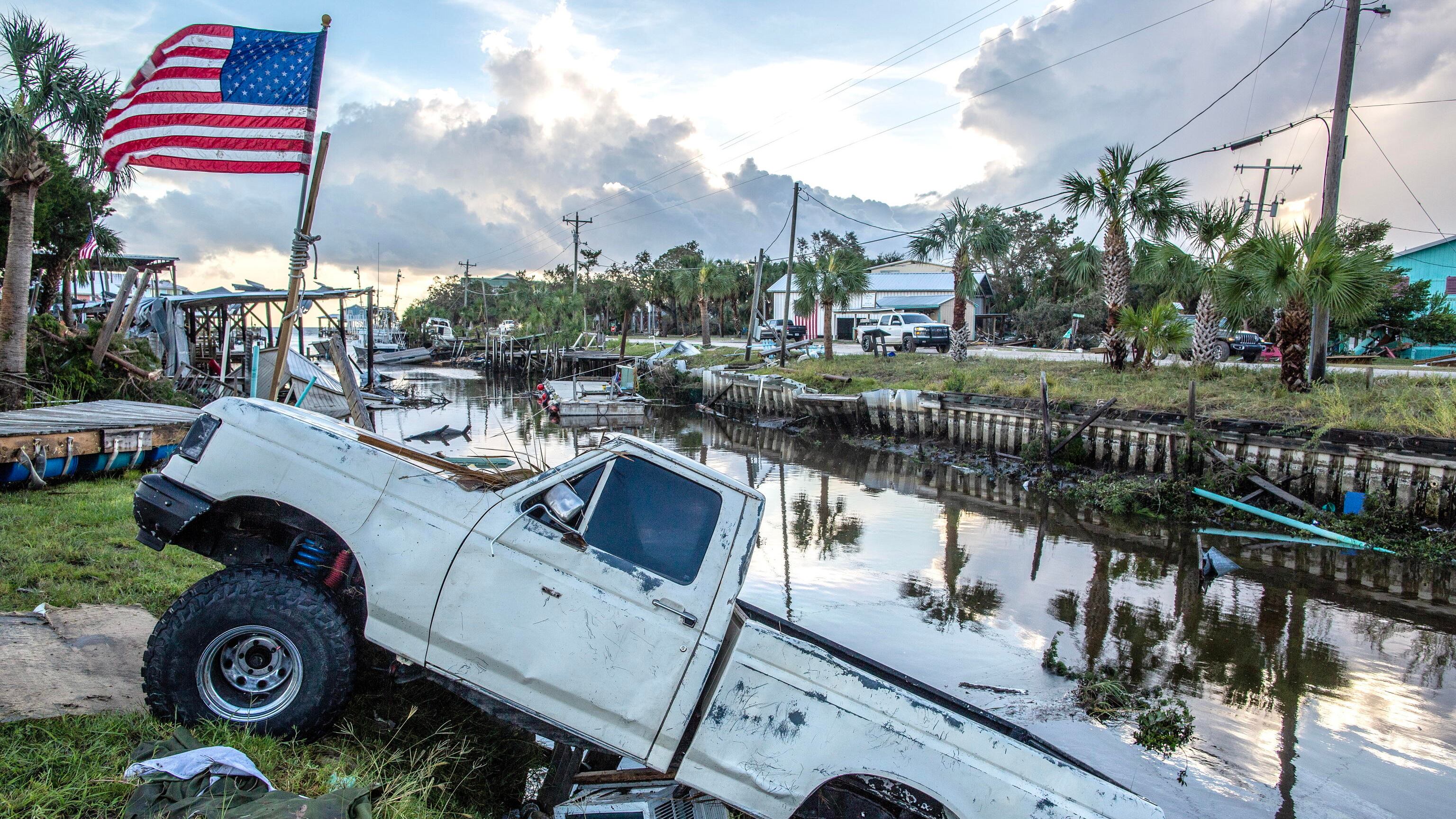 L’uragano Idalia scuote la Florida. Black out e due vittime