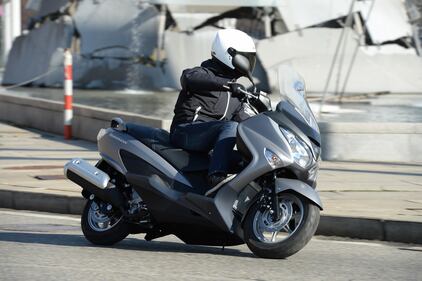 Suzuki Burgman 125-200 ABS 13