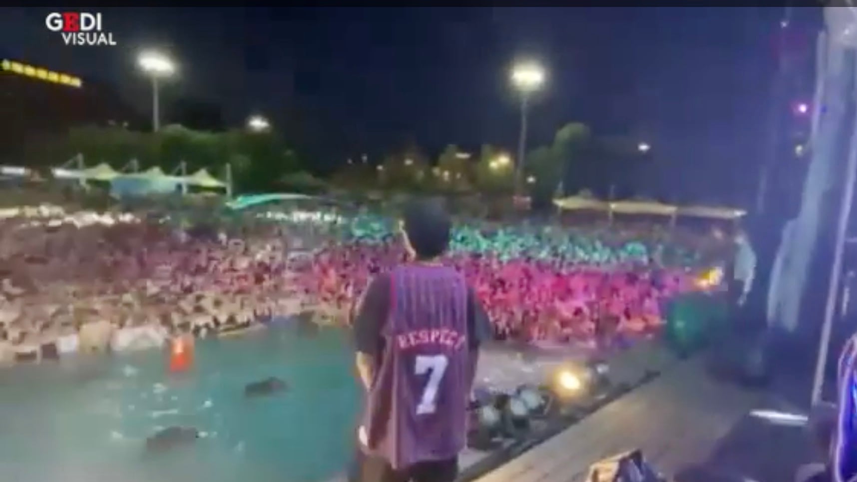 Wuhan, mega party con migliaia di persone senza mascherine