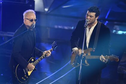 Sanremo 2024: ecco il look della quarta serata del Festival dei The Kolors 1