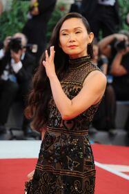 Venezia, attrici sexy sul primo red carpet 16