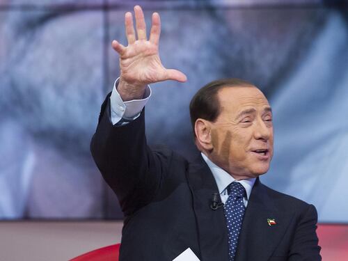 Il piano di Berlusconi per blindare il partito e tornare al voto nel 2015