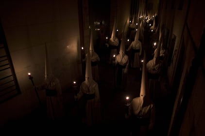 Spagna, i penitenti in processione a Zamora per la Settimana santa 5