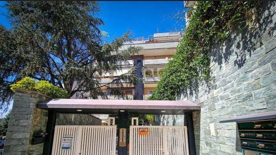 Ladri acrobati svaligiano la casa di un ex giornalista Rai