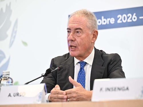 Caro carburanti, Urso: "Al lavoro per proroga price cap tempo necessario"
