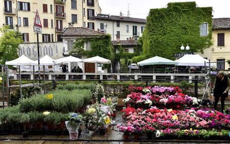 A Milano il Mercato Fiori e Sapori nel Naviglio Grande 6