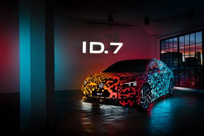 Volkswagen ID.7, le prime immagini dell’elettrica da 700 km  5