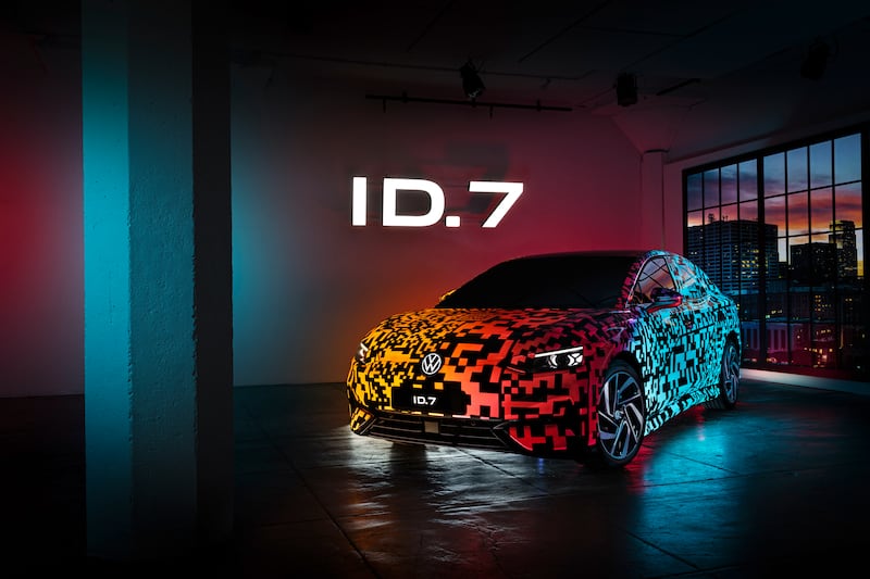 Volkswagen ID.7, le prime immagini dell’elettrica da 700 km  5