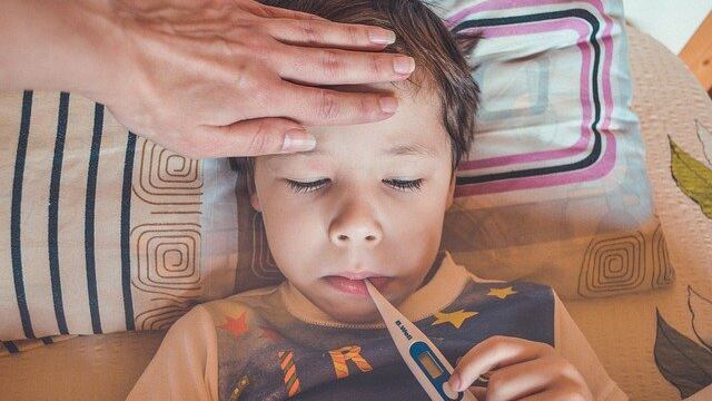 Infezione mani bocca piedi, cos'è e come si manifesta