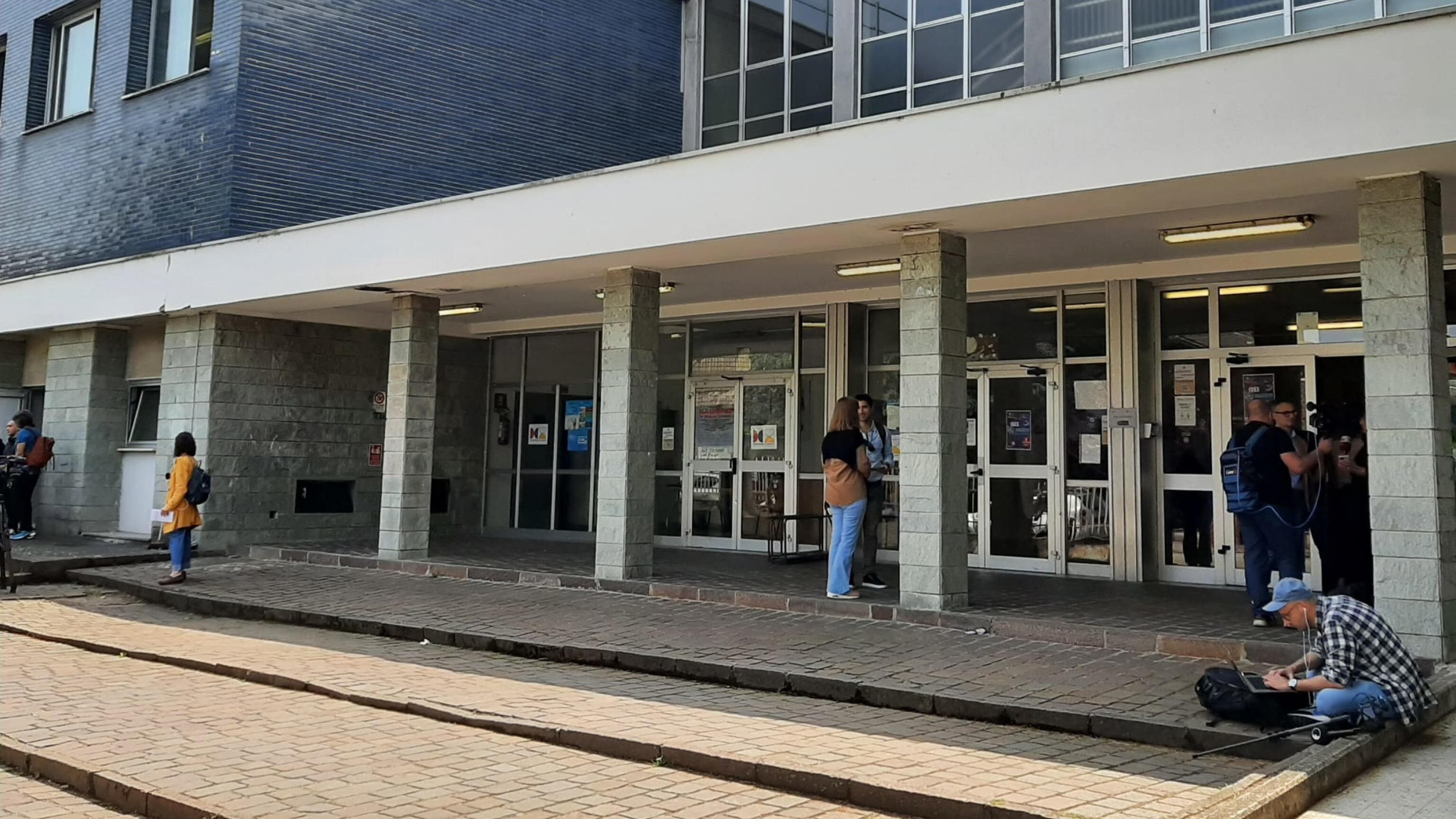 "Rischiava il debito". Ecco perché lo studente ha accoltellato la prof ad Abbiategrasso