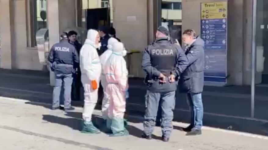 La fuga nella notte, poi lo stop: Intercity fermato nel Casertano