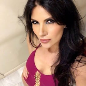 Pamela Prati hot al mare 9
