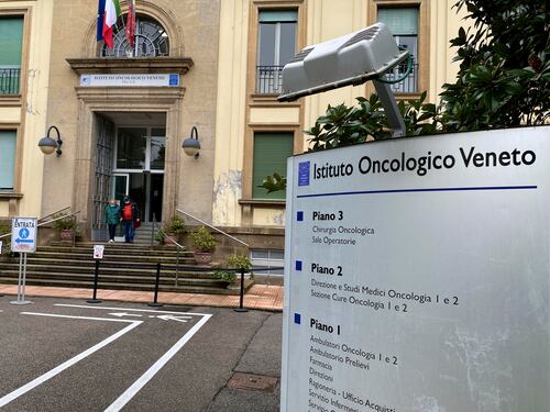 Paura all'ospedale oncologico: paziente accoltella una dottoressa