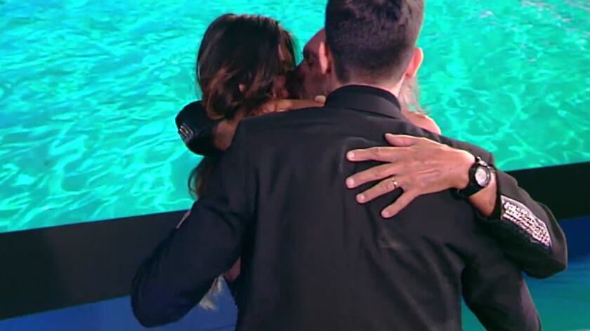 Riccardo Fogli torna in Italia, la moglie Karin Trentini lo aspetta in studio