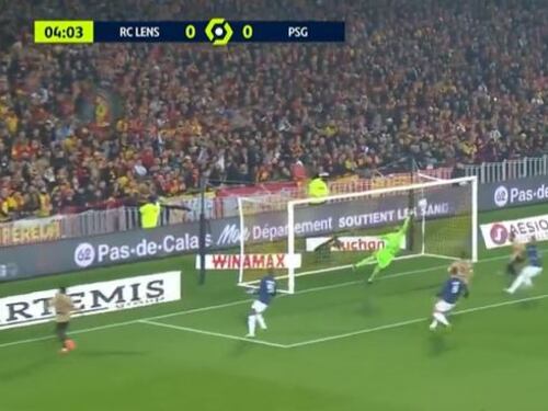 La papera di Donnarumma fa perdere il Psg: l'ironia social sul portiere