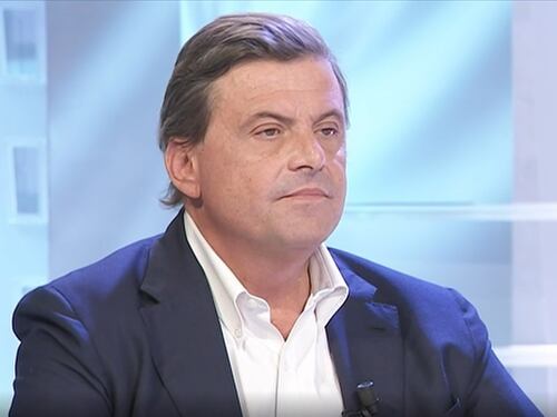 "Ministro disastroso", "Ha mai risolto problemi?". Scontro Calenda-Salvini