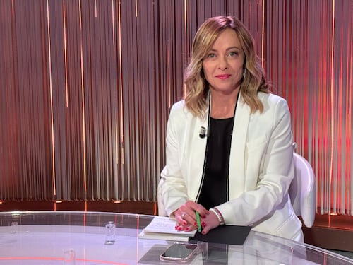 Meloni: "La sinistra non aiuta la Salis"