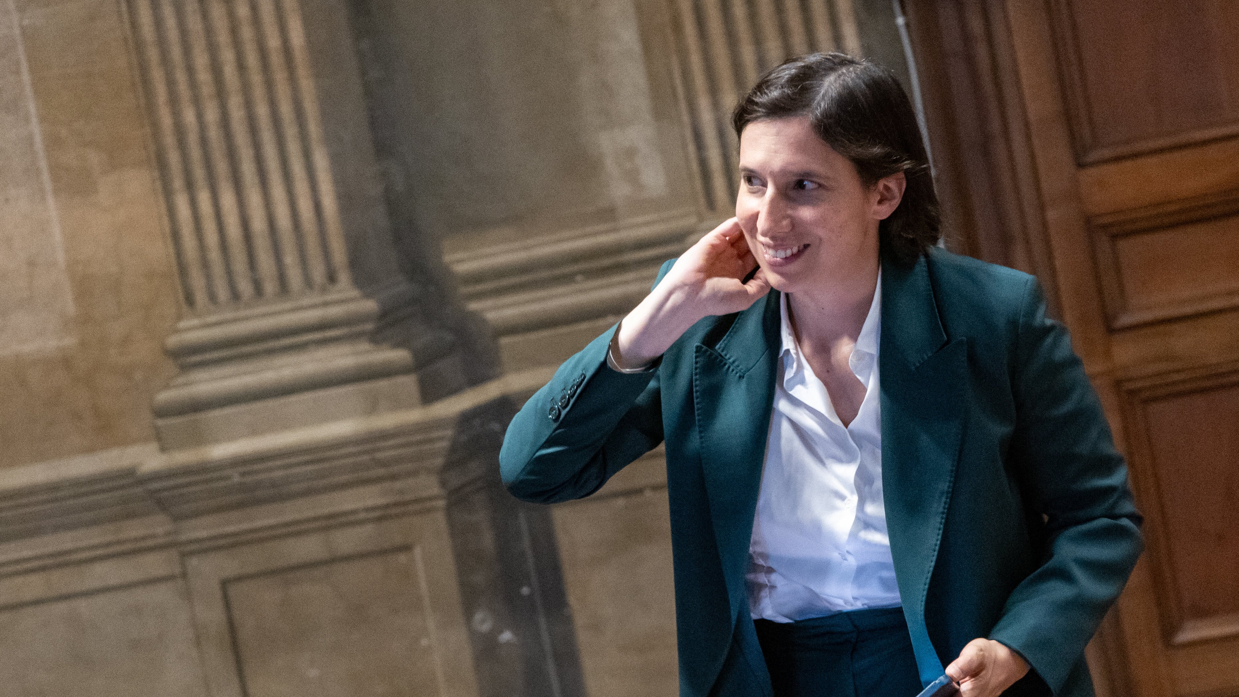 Le primarie adesso si giocano sul virus. La Schlein vuole azzoppare l'ex premier