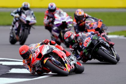 MotoGP, Espargaro beffa Bagnaia e trionfa a Silverstone: le immagini più belle della gara 17